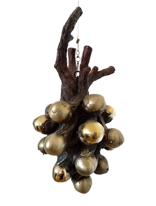 Figura Germinal Técnica: bronce. Medidas: 40 cm. Figura colgante. Disponibilidad 3 meses