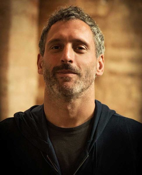 LORENADELPILARART_Luciano_Garbati Luciano Garbati, artista miembro de Lorena del Pilar Art